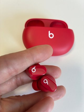 Beats Studio Buds Rojos