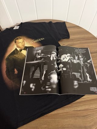 Revista y Camiseta Luis Miguel
