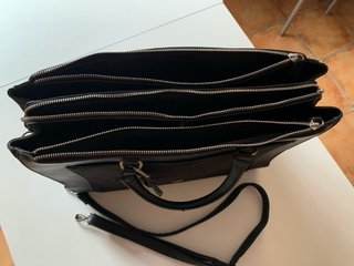 Maletín Parfois Negro y Azul con Llaveros