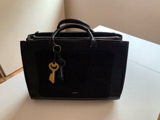 Maletín Parfois Negro y Azul con Llaveros