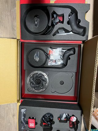 Grupo SRAM Force AXS HRD 2x12.