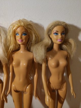 Lote 9 Barbie, anni '90. In condizioni accettabili