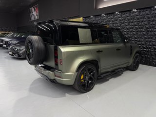 Land Rover Defender 2021