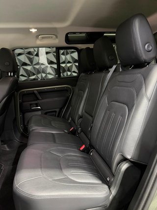 Land Rover Defender 2021