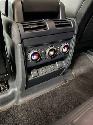 Land Rover Defender 2021