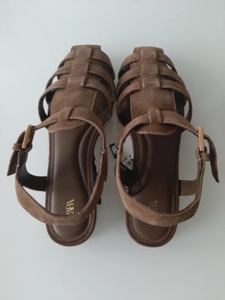 Sandalias cangrejeras Zara serraje marrón talla 40
