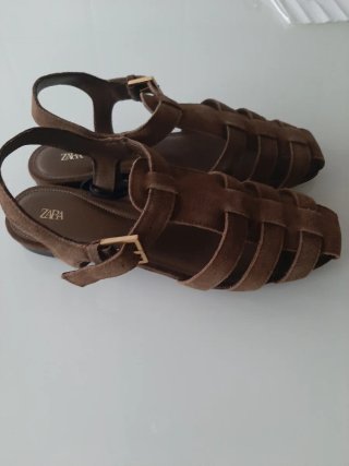Sandalias cangrejeras Zara serraje marrón talla 40