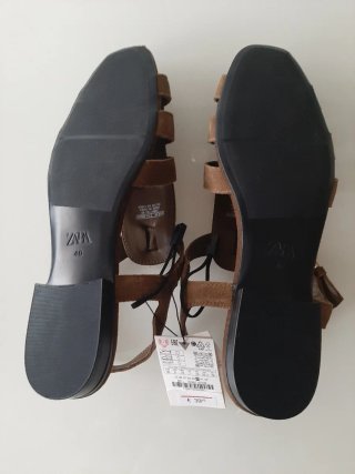 Sandalias cangrejeras Zara serraje marrón talla 40