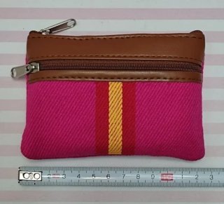 NOVEDAD! MONEDERO ROSA CON BANDERA