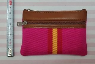 NOVEDAD! MONEDERO ROSA CON BANDERA