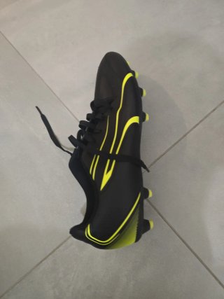 Botas de fútbol Nike Phantom y Puma Talla 41