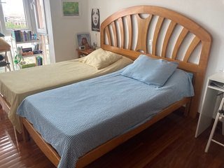 Cabecero y 2 estructuras de cama de madera
