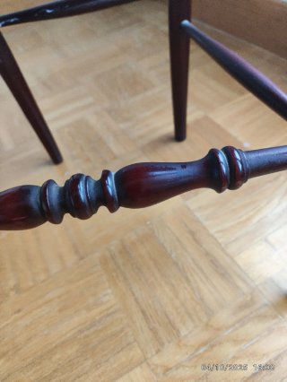 Silla clásica madera rejilla estilo vintage