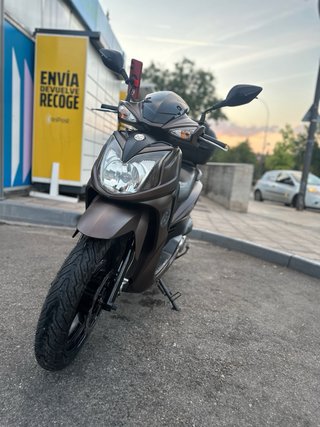 Moto Scooter Marrón