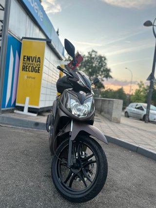 Moto Scooter Marrón