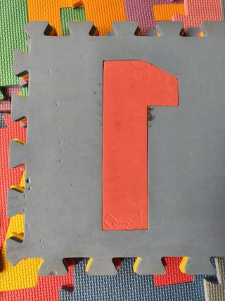 Alfombra puzzle infantil letras y números 32 uds
