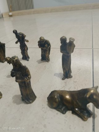 Belen antiguo, figuras bronce
