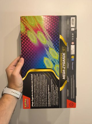 Caja Mega-Zygarde (Pokémon TCG) SELLADA