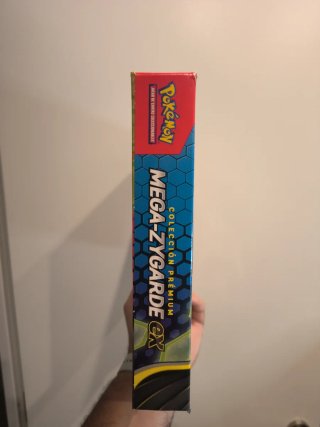 Caja Mega-Zygarde (Pokémon TCG) SELLADA
