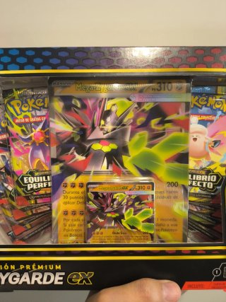Caja Mega-Zygarde (Pokémon TCG) SELLADA