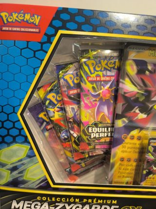 Caja Mega-Zygarde (Pokémon TCG) SELLADA