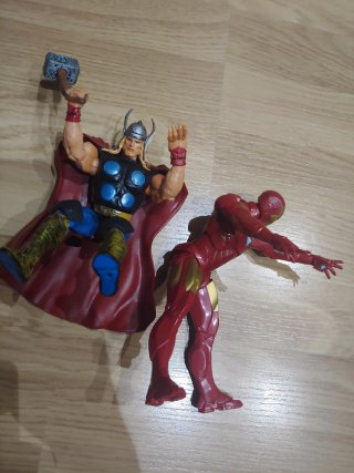 Figuras Marvel Iron Man y Thor vengadores