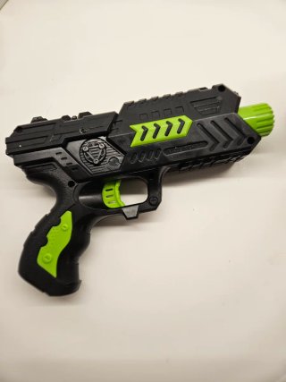 Pistola de Juguete Negra y Verde