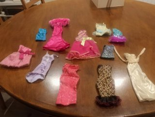 Muñeca Barbie con Ropita y Accesorios