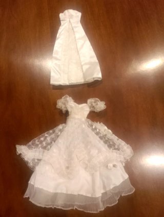 Muñeca Barbie con Ropita y Accesorios