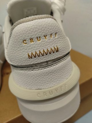 Zapatillas Cruyff Blancas y Doradas