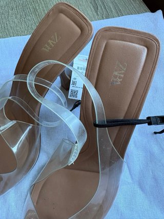 Zapatos Zara Talla 41 Beige y Plateados