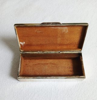 Cajita de plata con iniciales AR