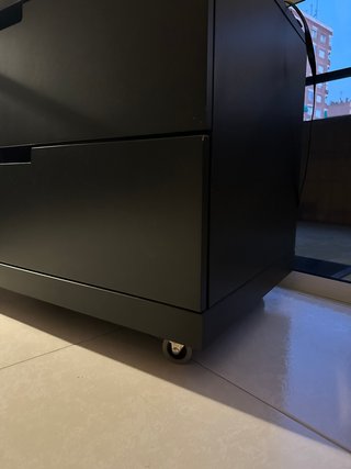Cómoda Ikea Negra con Ruedas