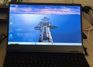 Portátil HP Gaming Laptop con mancha en pantalla