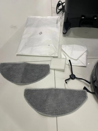 Titolo: Robot Aspirapolvere e Lavapavimenti Hoover