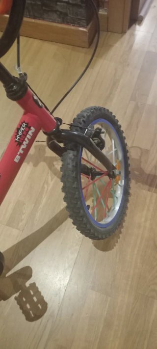 Bicicleta infantil B'TWIN roja