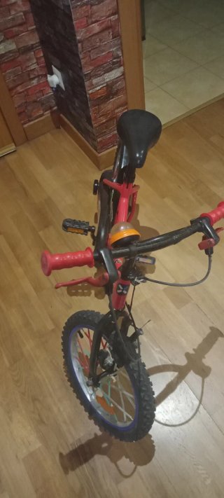 Bicicleta infantil B'TWIN roja