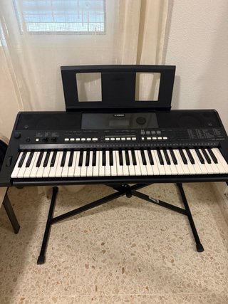 Teclado Yamaha Negro