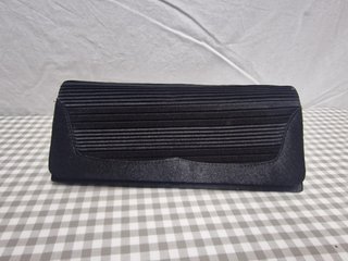 Clutch negro fiesta satinado con cadena NUEVO