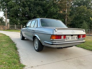 Mercedes-Benz W123 280E