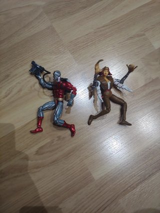 Figuras Marvel Deathlok y Lady Deathstrike