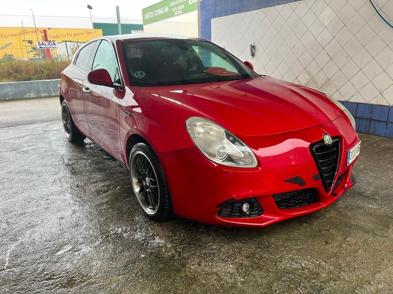 Alfa Romeo Giulietta 2012 - foto 1