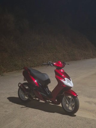 Yamaha Jog RR Scooter Rojo y Blanco