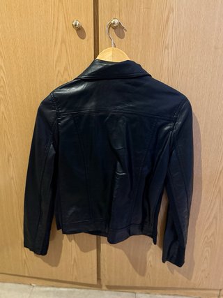 Chaqueta cuero negra bordada Talla M