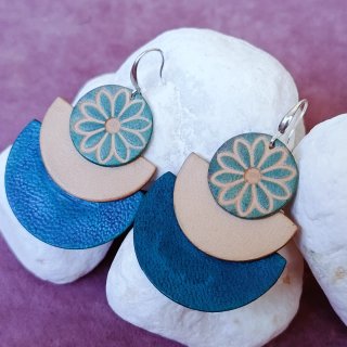 Pendientes de diseño colores muchos colores.