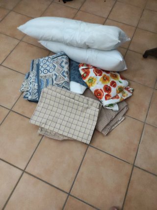 Se regala Ropa de cama 90x190.