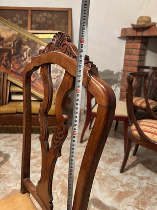 Mesa y 6 sillas de madera