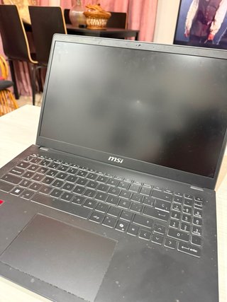 Portátil MSI Negro