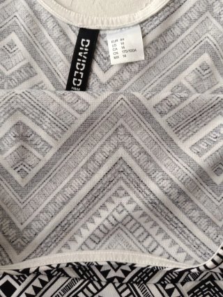 Vestido estampado geométrico. Talla 44. H&M.