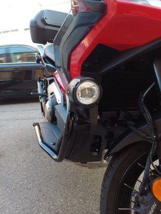 Defensas y faros originales Honda X-ADV 750